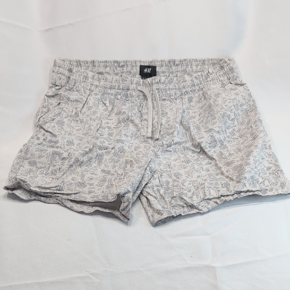H&M Men's Light Gray Patterned Athletic Shorts
